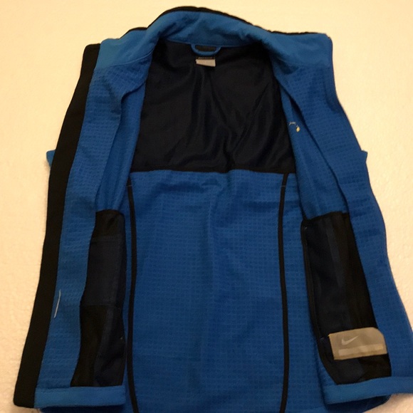 Nike Sphere Pro Women’s Sport Vest Outerwea - Picture 2 of 6